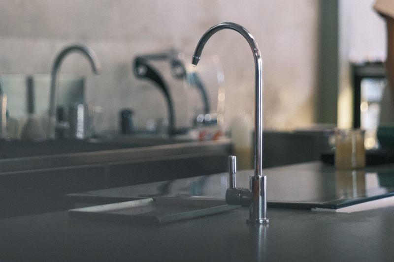 Dedicated reverse osmosis drinking-water faucet mounted on a kitchen counter